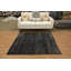 Tapis anthracite foncé de style Gabbeh 5 x 5 avec des accents de couleur délicate
