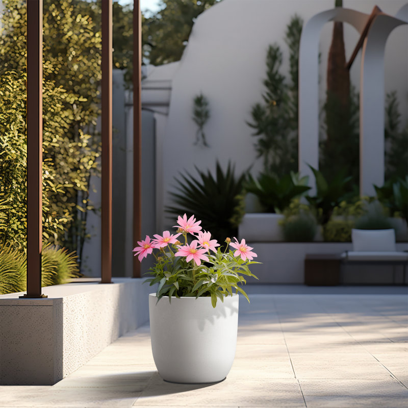 Pot à fleurs en béton Karola, H 13 po x l 13,5 po x P 13,5 po, Blanc éclatant