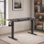 Bureau assis-debout électrique réglable en hauteur, 61 x 122 cm, structure et plateau noirs.-711170711