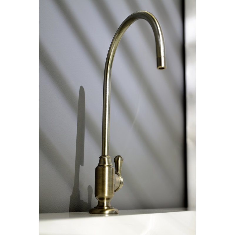 Robinet de filtration d'eau monocommande à 1 trou Kingston Brass Royale, Laiton rétro