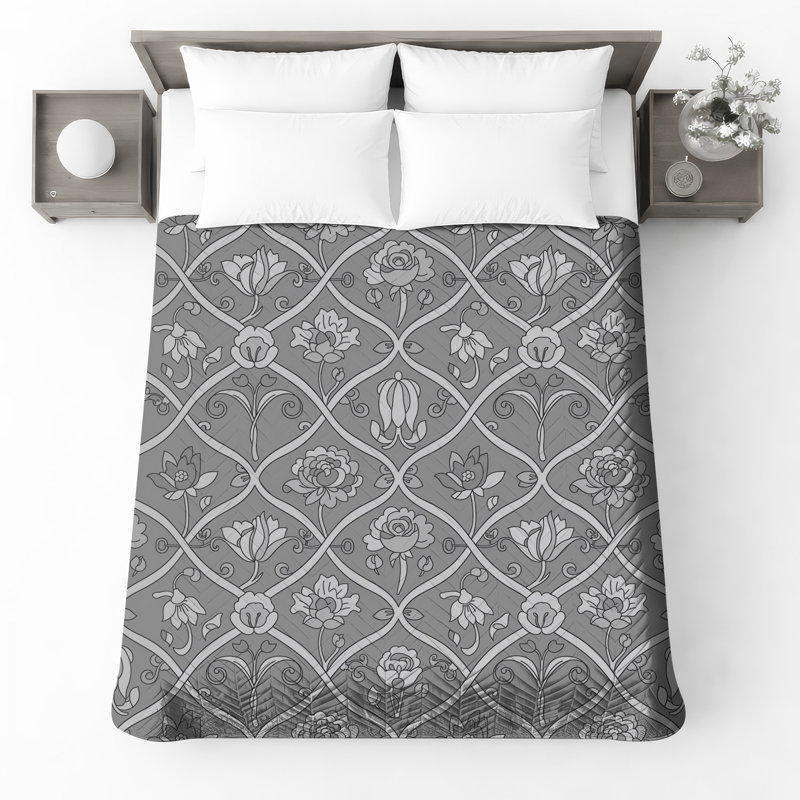 Floral Damask Pattern Quilted Thin Bedspread, Full / Double