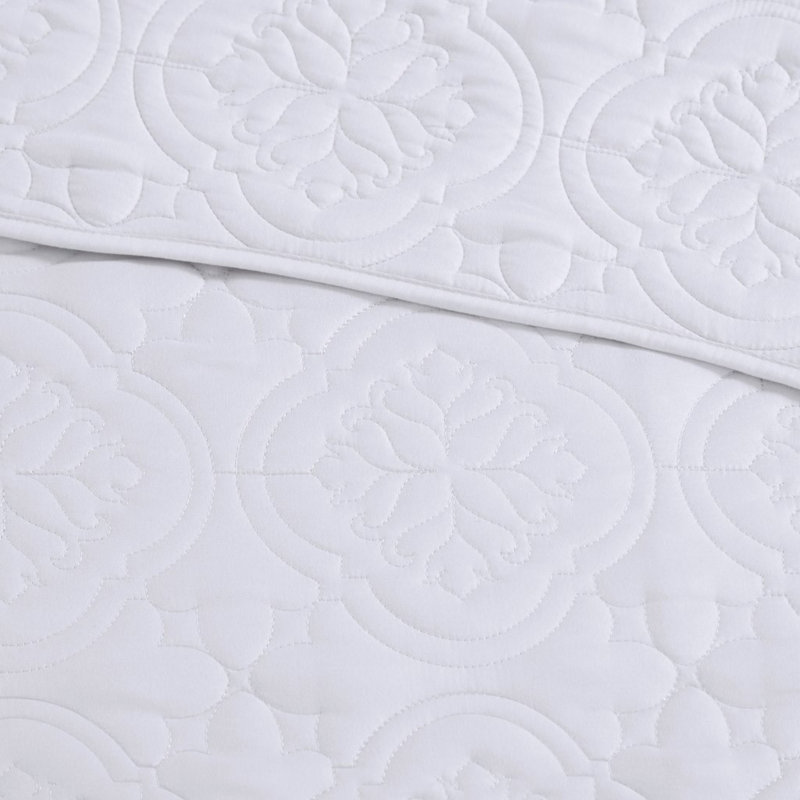 Luxury Hypoallergenic Bedding Set, White Polyester, Transitional Home Style