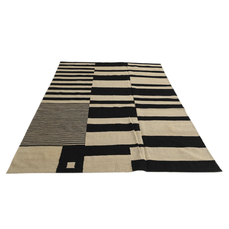 Tapis ivoire 5 pi 9 po x 7 pi 9 po