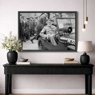 Illustration vintage de Winston Churchill en jeep militaire noir et blanc, photos de bureau, impression sur toile encadrée, impression numérique.