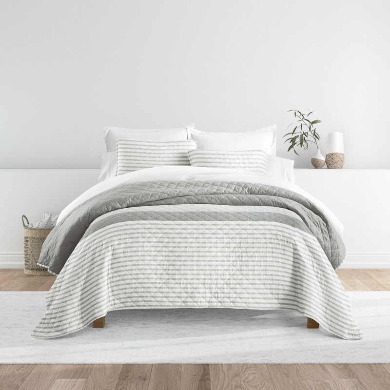 Becky Cameron Quilt, King Quilt + 2 King Shams