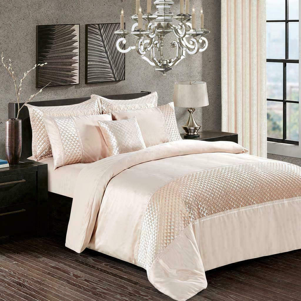 Calla White Microfibre 180 TC Duvet Cover Set