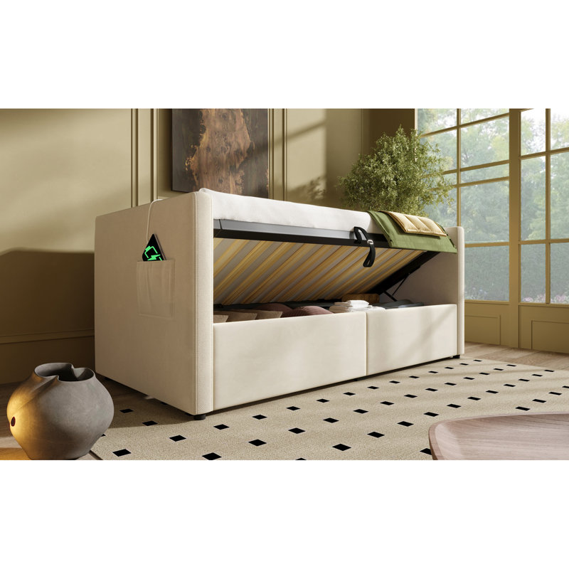 Cadre de lit simple avec et type de charge en C, lit de jour rembourré en velours beige, rangement hydraulique, lattes en bois et dossier pour une chambre à coucher fonctionnelle et confortable