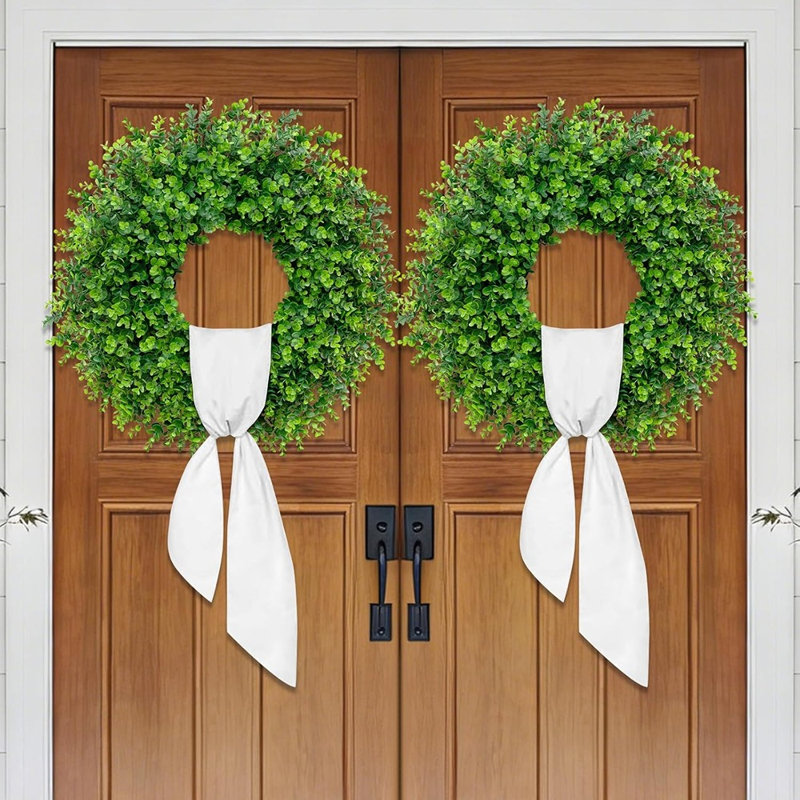 Couronne de porte d'entrée en buis artificiel avec ceinture - Couronne de verdure de style campagnard pour l'intérieur et l'extérieur
