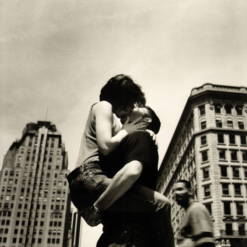The Kiss (NYC), H 36 po x l 36 po