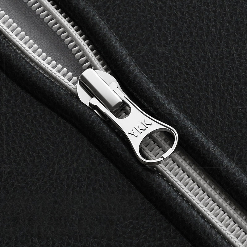 Causeuse-coussin modulable noire en cuir véritable