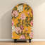 Armoire arquée avec tablettes et portes