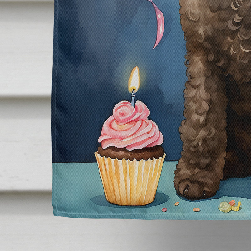 Drapeau «Happy Birthday House», Caniche chocolat standard