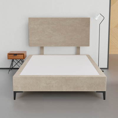 Structure de lit / sommier en bois avec velours de qualité supérieure de 15 po avec tête de lit Karmyn, pieds en métal durables et élégants, options de couleurs multiples