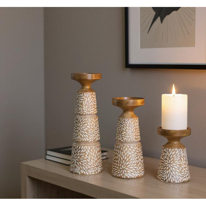 Ensemble de trois bougeoirs de table en résine à motif floral brun et blanc patiné