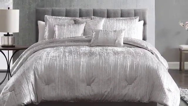 Blush Twin Velvet Comforter Set with Decorative Pillows