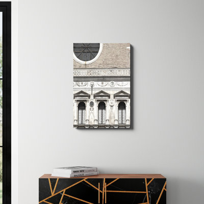 «Venetian Facade Photos I» par Sharon Chandler - photographie sur toile tendue
