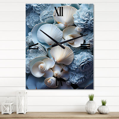 Horloges murales blanches et bleues délicates Oyster Beauty