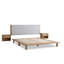 Structure de lit plateforme moderne en bois avec tête de lit rembourrée et 2 tables de chevet flottantes murales, pleine grandeur-1018204802