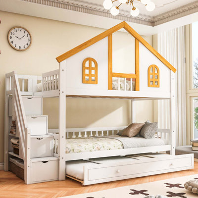 Lit simple superposé sur le toit en bois avec porte fenêtre et toit, escalier de rangement et lit gigogne, blanc + naturel