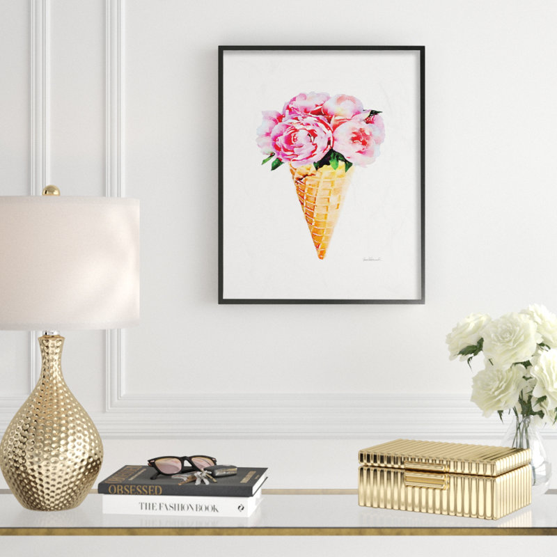 «Minimal Icecream Cone with Pivoines», impression, H 20 po x l 16 po x P 1,5 po, Giclée encadrée noir minuit