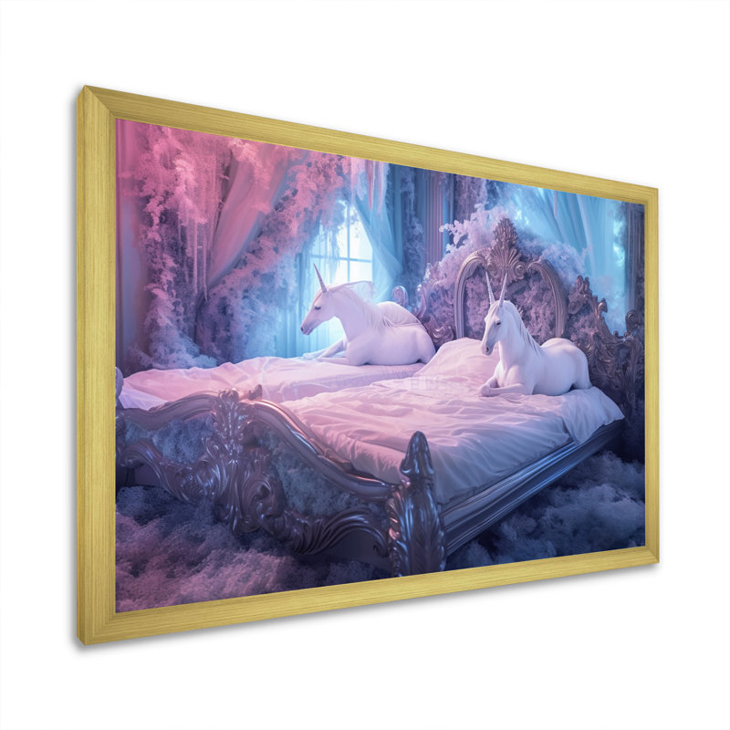 Lit de licorne gracieuse I sur toile, Cadre doré à une seule photo, H 34 po x l 44 po x P 1,5 po