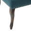 Chaise d'appoint en sarcelle avec bordure cloutée et tissu à oreilles capitonné