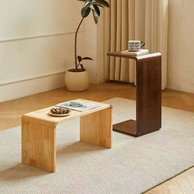 Table d'appoint en bois massif en forme de C, à glisser sous le canapé, idéale pour le salon et la chambre.