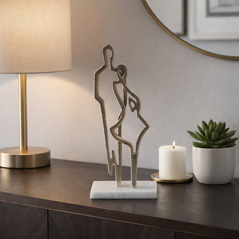 Figurine de couple romantique décorative en métal avec base en marbre pour décoration intérieure - statue décorative artistique pour le salon - 15 po, or et blanc