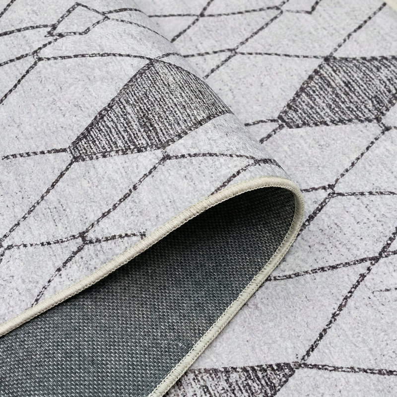Tapis à motif géométrique marocain à motif géométrique blanc et gris Marlborough, Rectangle 2 pi 8 po x 5 pi
