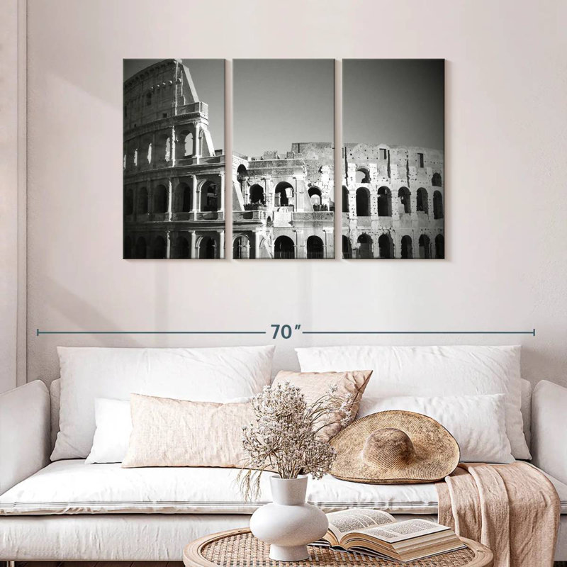 Lilie Monochrome Colosseum, 28" H x 45" W