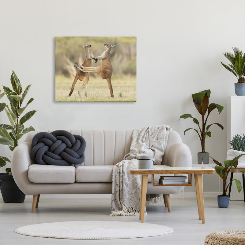 «Kangaroo Duo» par Lea Scaddan, H 30 po x l 40 po x P 1,5 po
