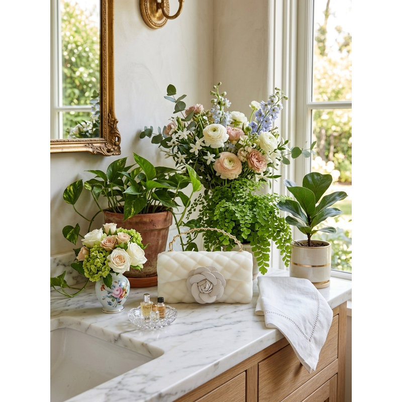 Bougie sculptée classique blanc et blanc Camelia, White
