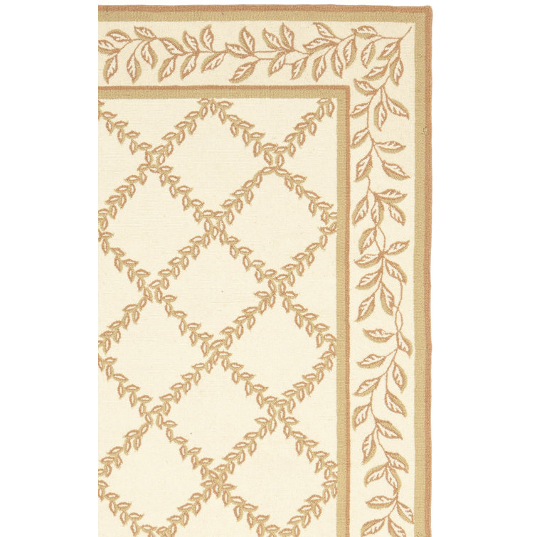 Jonsson Hand Hooked Wool Pile Floral Rug