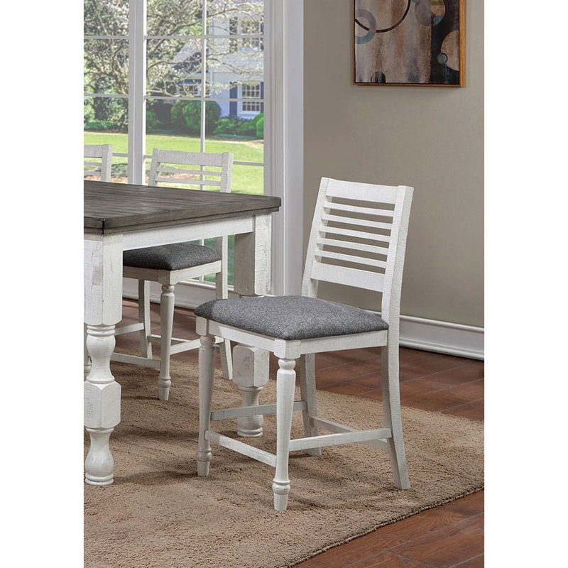 Chaises de salle à manger à hauteur de comptoir 2 pièces, cadre gris antique blanc rustique, structure en bois massif, coussins en tissu gris, pieds tournés, paire de chaises à dossier 2 pièces, et chaises en bois