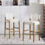Ensemble de tabourets de bar en tissu noir d'inspiration Mid-Century, siège rembourré confortable avec structure en bois d'hévéa robuste pour une décoration intérieure élégante.