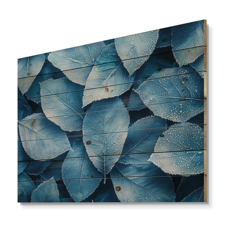 Frost Blue Leaves Tranquility I - Art mural en bois de feuilles - sur bois de pin naturel, H 34 po x l 44 po