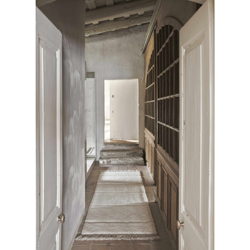 Sheep Of The World Hand Tufted Wool Area Rug in Sheep White, Runner 2'7" x 7'6"
