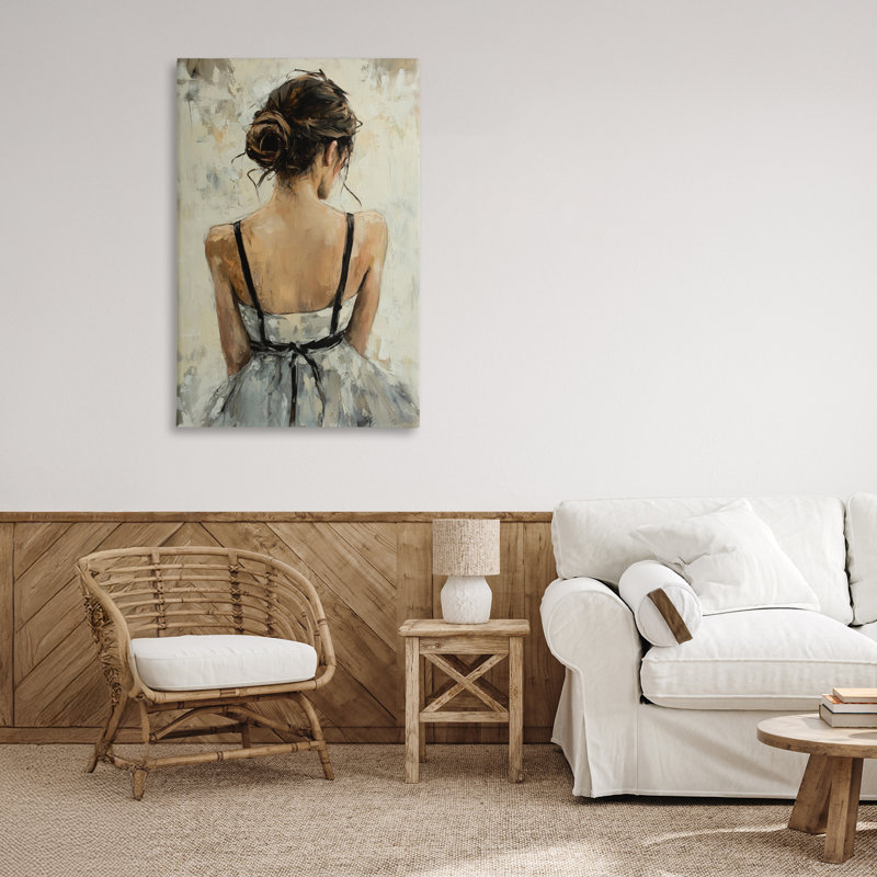 Vue arrière de la femelle dans une toile tendue, design par Petal Prints Design, H 36 po x l 24 po