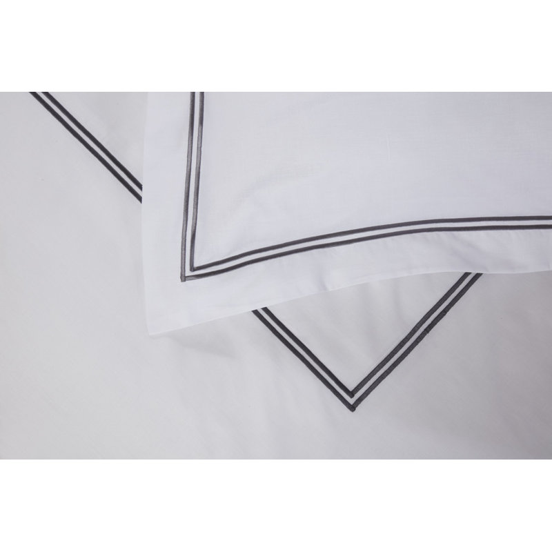 Ervin Polyester, Cotton Geometric Shapes Duvet Cover Set with Pillow Shams, Double - 2 Standard Pillowcases, White/Navy