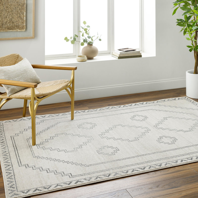 Tapis rectangulaire beige en polypropylène tissé à la machine Rogatien, Rectangle 9 pi 2 po x 11 pi 11 po