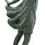 Sculpture fille avec papillon