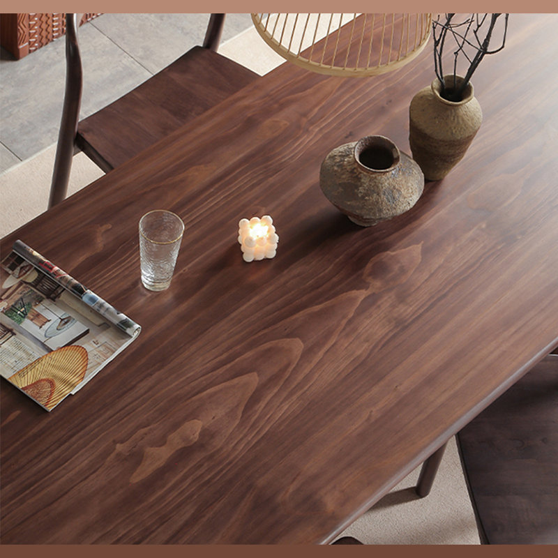 Une table de salle à manger rectangulaire en bois de frêne, H 29,53 po x L 86,61 po x l 35,43 po
