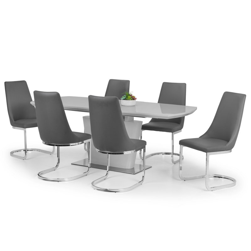 Wynnfield 6 - Person Dining Set