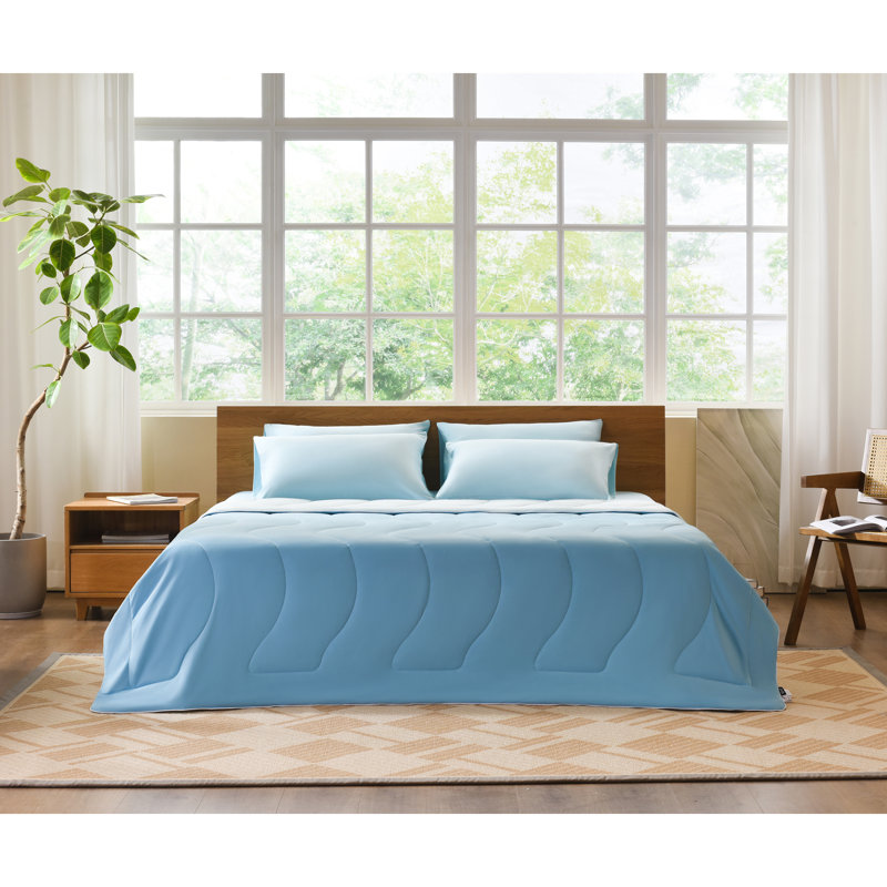 REST Evercool Award-Winning Cooling Comforter – Ultra Soft, Breathable, Lightweight, Hypoallergenic, All-Season Comforter for Hot Sleepers, Machine Washable
