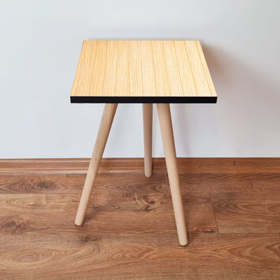 Table d'appoint moderne de couleur chameau unie de 13,8 po x 16,5 po x 13,8 po | 100% panneau de fibres à densité moyenne avec pieds en bois de hêtre, épaisseur: 0,7 pouce | Design scandinave, élégant et fonctionnel, parfait pour le salon et la chambre à coucher