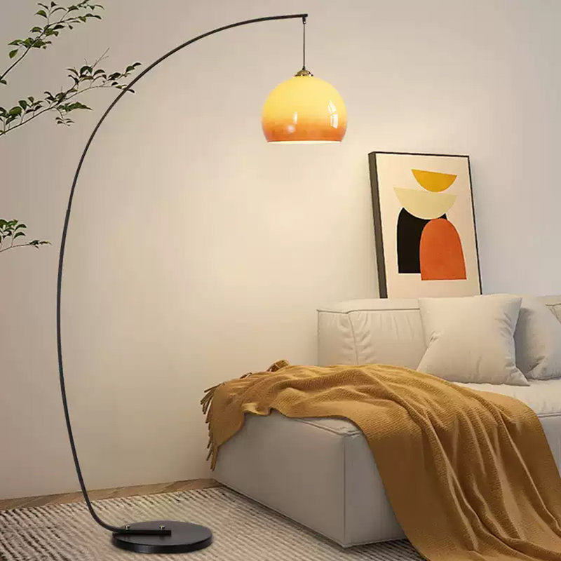 Lampe sur pied de style moderne Mid-Century en verre et fer forgé.