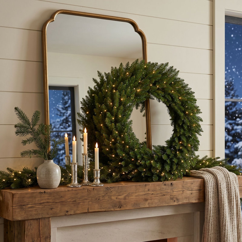 Couronne de Noël 32 po avec sapin Douglas pré-éclairé, 32" H x 32" W