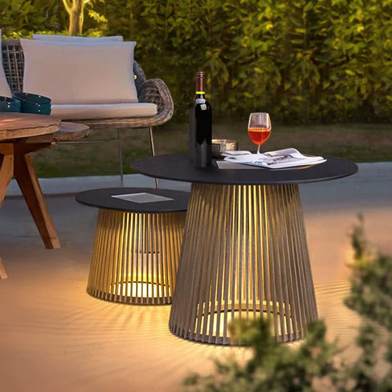 Table de bout avec lampe de plancher à DEL intégrée, H 25 po x l 23 po x P 23 po