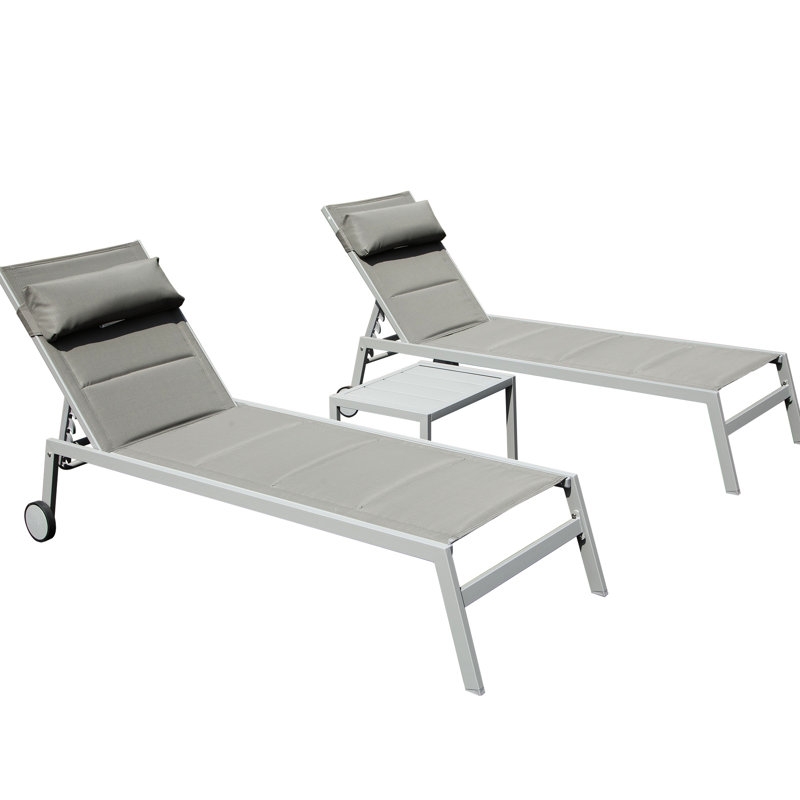 Fauteuil inclinable extérieur en aluminium: 3 chaises Table d'appoint et roulettes réglables. Tissu gris pour la chaise longue, le bord de la piscine, la plage et le balcon. Fauteuil inclinable réglable.