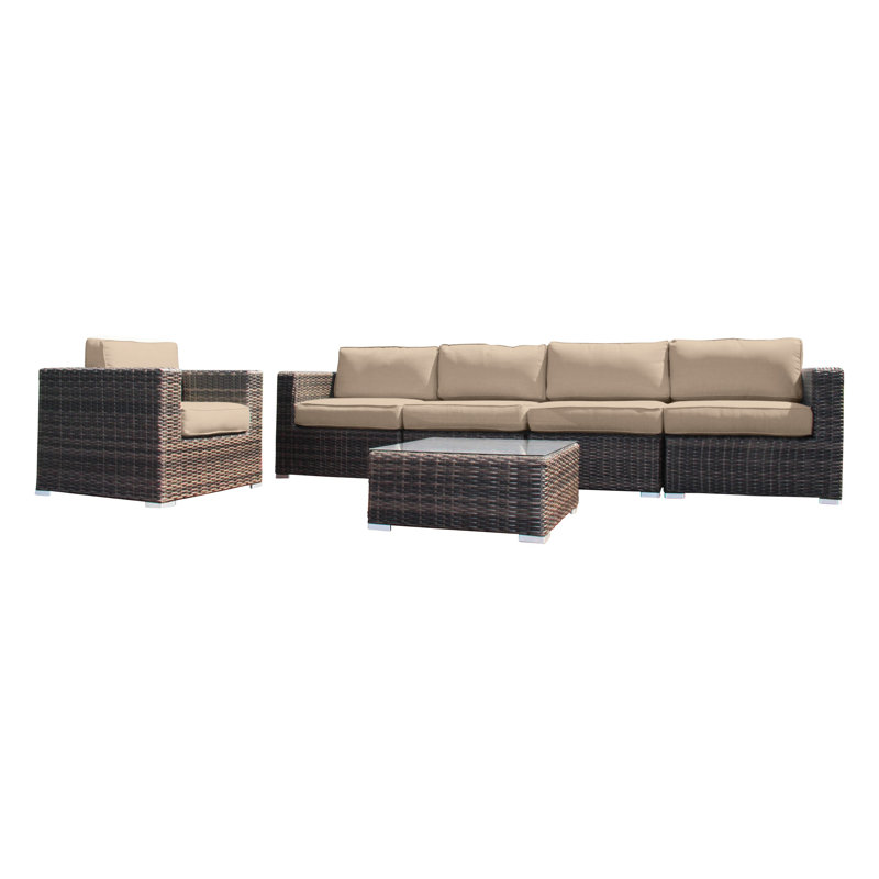 Ensemble de conversation pour 5 personnes avec coussins Demarest | Canapé de patio pratique en osier, Beige Sunbrella